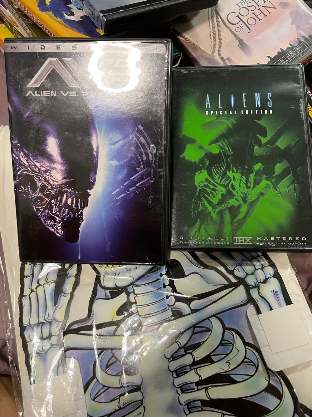 Aliens & Alien vs. Predator DVD Set - Black and Green Covers